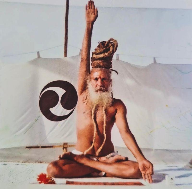 photo Swamiji Sri Sri Sri Satchidananda yogi silencieux de Madras Pramiti